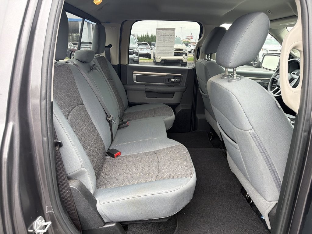 2017 RAM 1500 Big Horn Crew Cab 4x4 6'4" Box