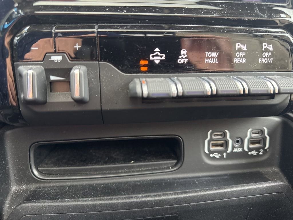 2020 RAM 1500 Limited Crew Cab 4x4 5'7" Box