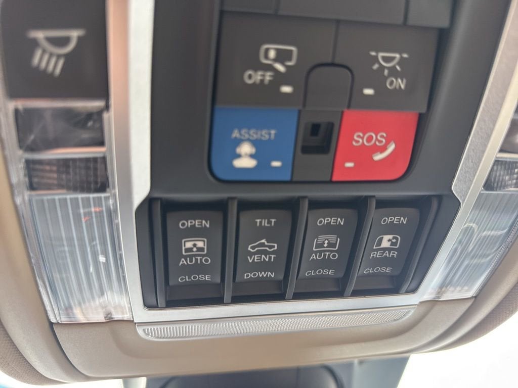 2020 RAM 1500 Limited Crew Cab 4x4 5'7" Box