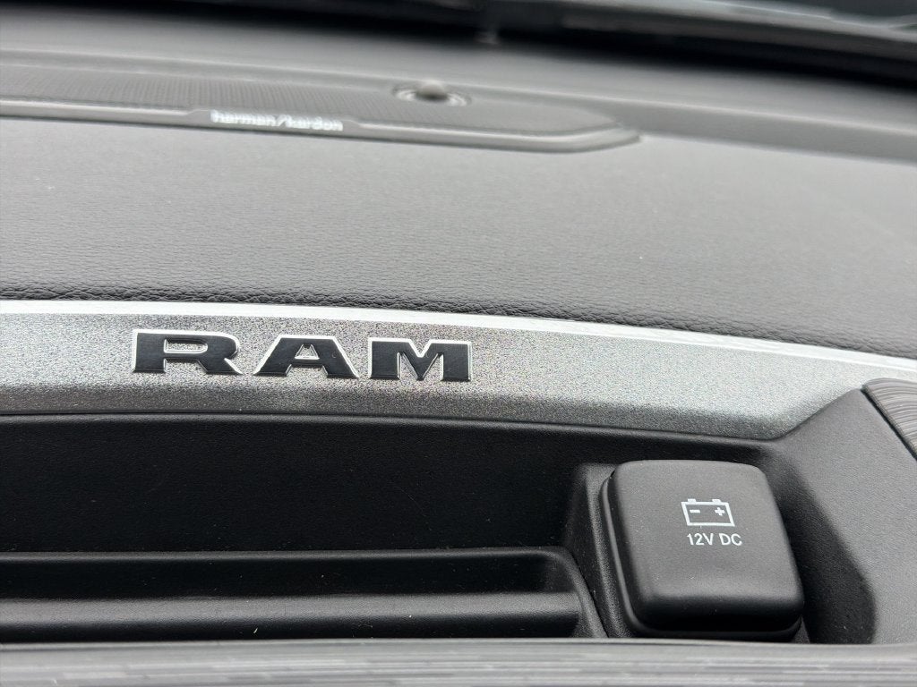 2023 RAM 1500 Laramie Crew Cab 4x4 5'7" Box