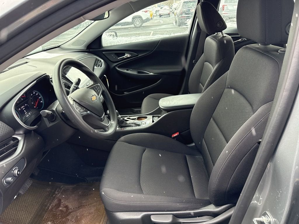 2025 Chevrolet Malibu LS