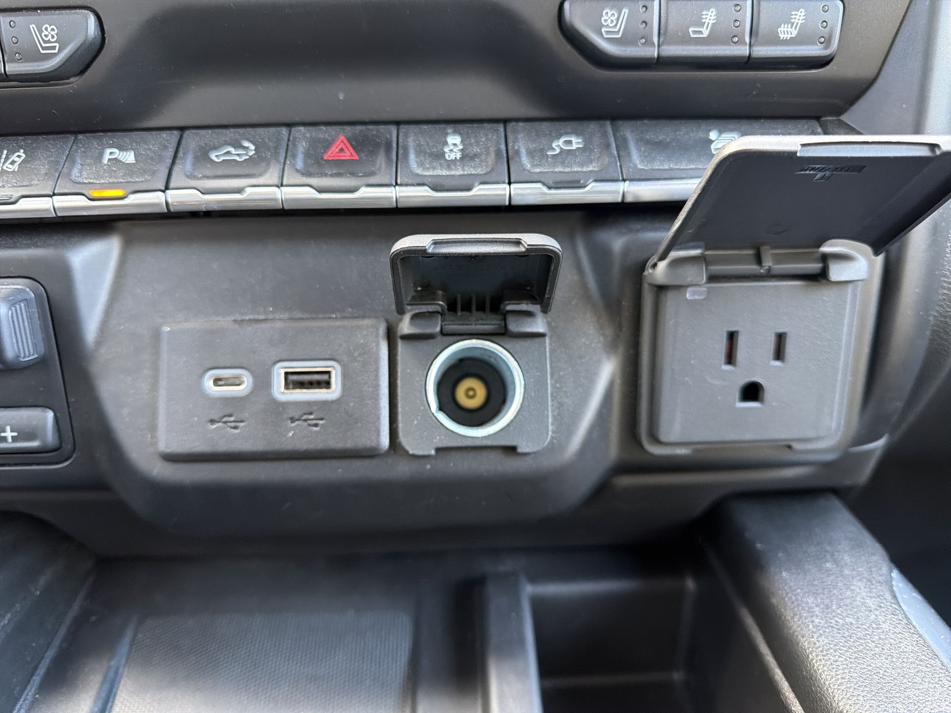 2022 Chevrolet Silverado 3500 HD High Country DRW