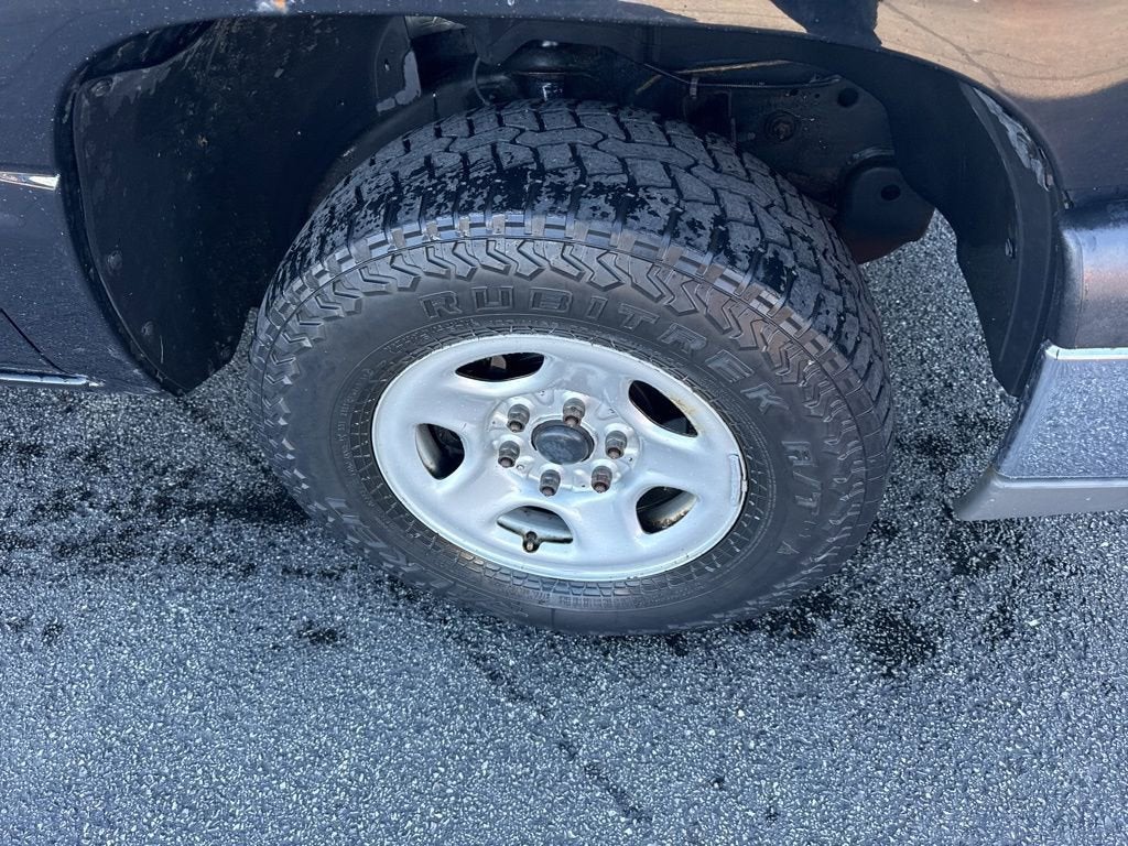 2003 Chevrolet Silverado 1500 Base