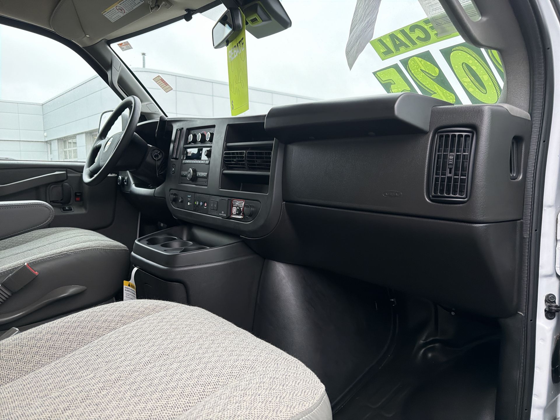 2025 Chevrolet Express Cargo 2500 WT