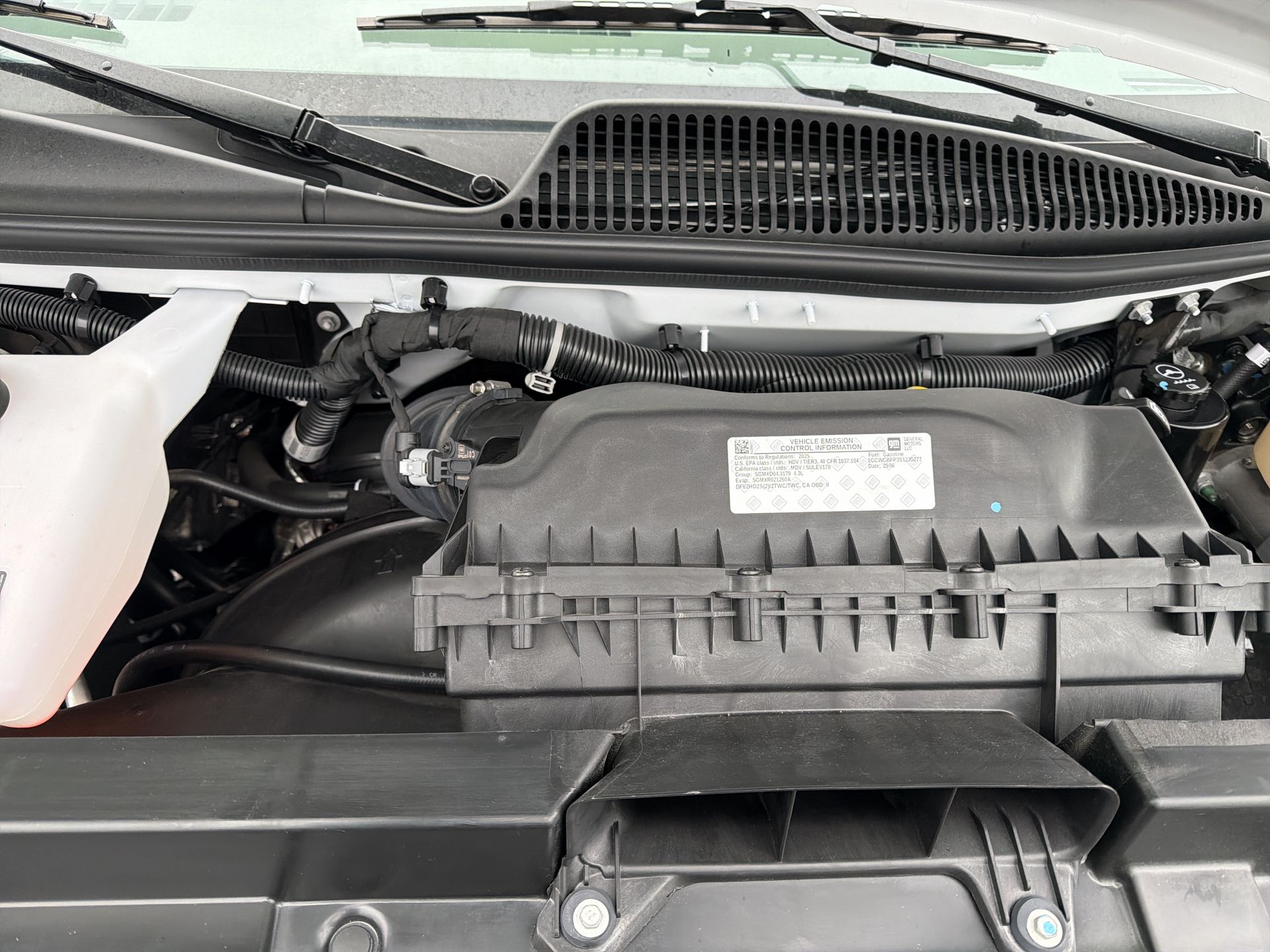 2025 Chevrolet Express Cargo 2500 WT