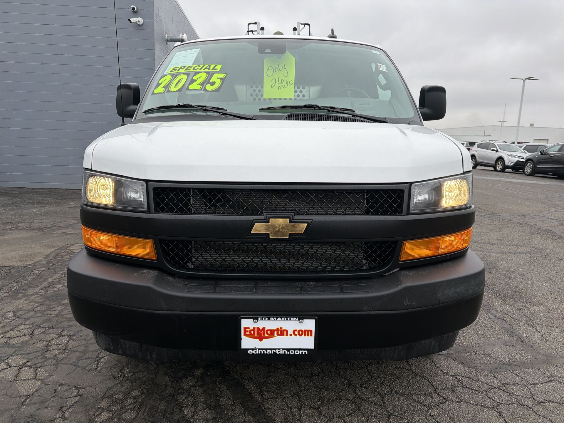 2025 Chevrolet Express Cargo 2500 WT