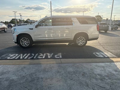 2023 GMC Yukon XL SLT