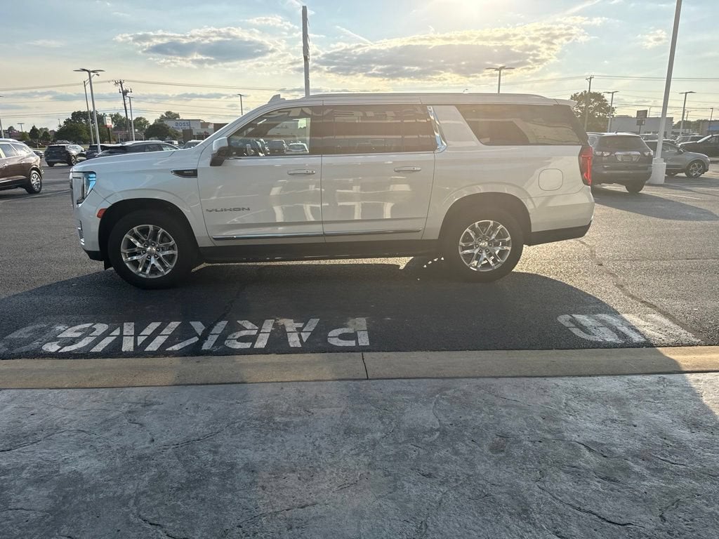2023 GMC Yukon XL SLT