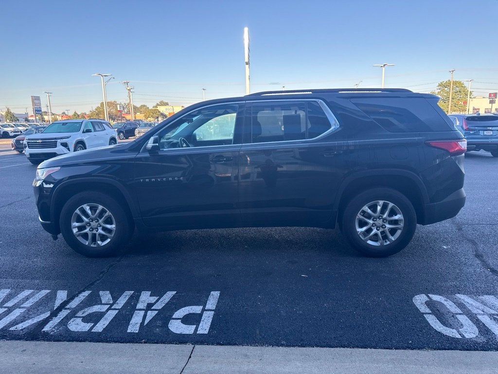 2021 Chevrolet Traverse LT Cloth