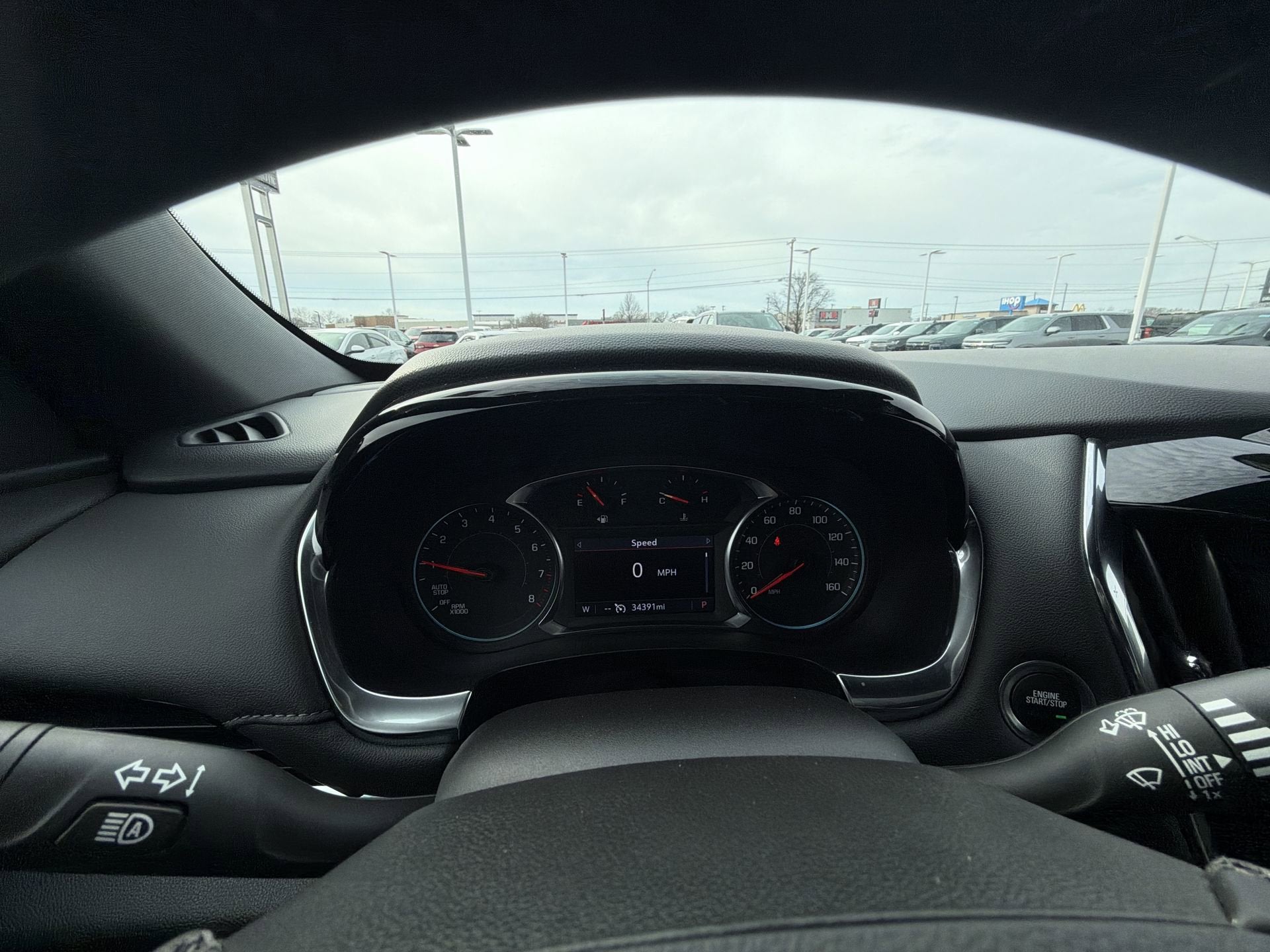 2023 Chevrolet Traverse LT Cloth