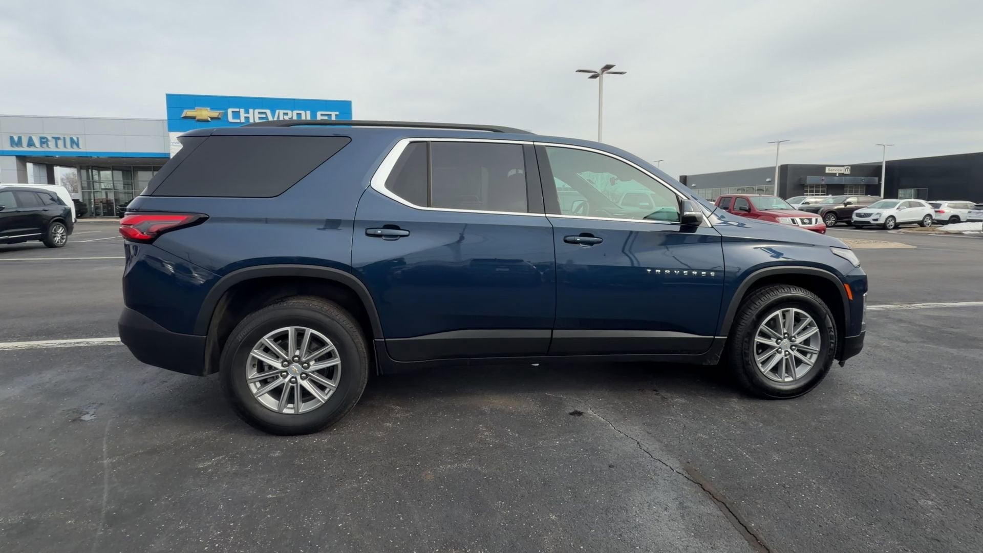 2023 Chevrolet Traverse LT Cloth