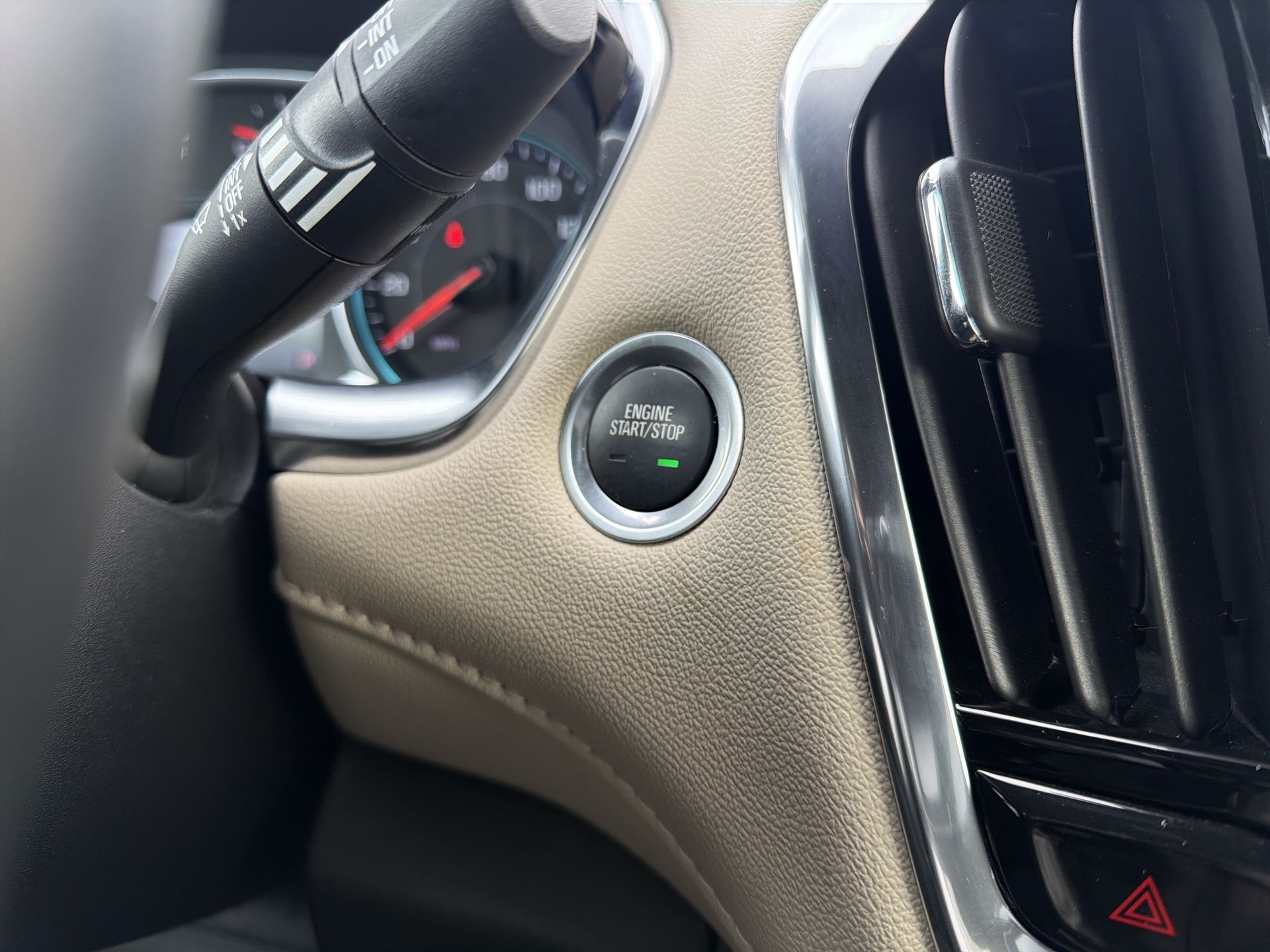 2024 Chevrolet Traverse Limited LT Cloth