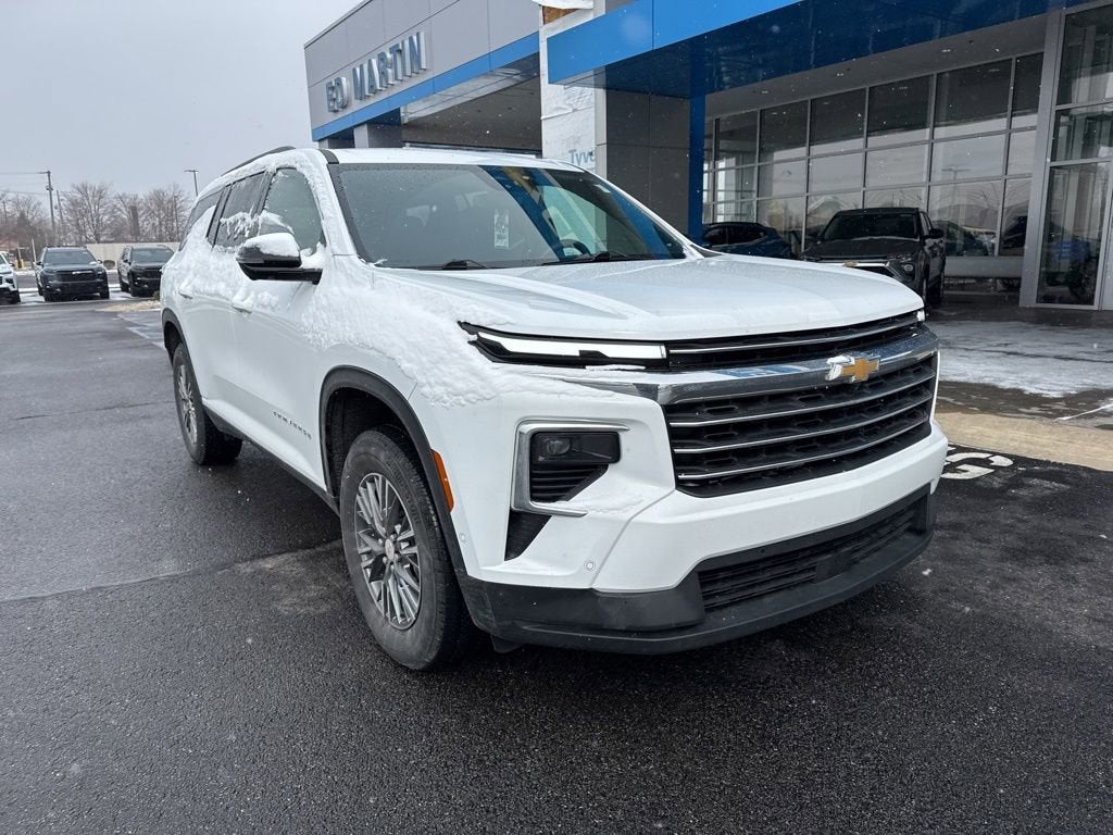 2024 Chevrolet Traverse LT