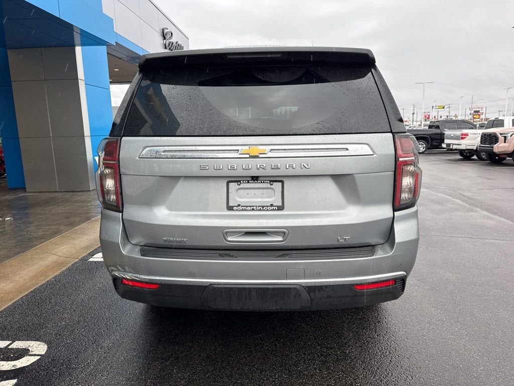 2024 Chevrolet Suburban LT