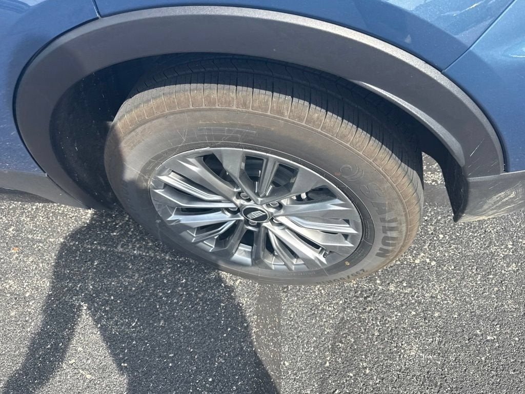 2025 Cadillac XT4 Premium Luxury