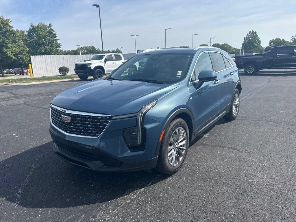 2025 Cadillac XT4 Premium Luxury