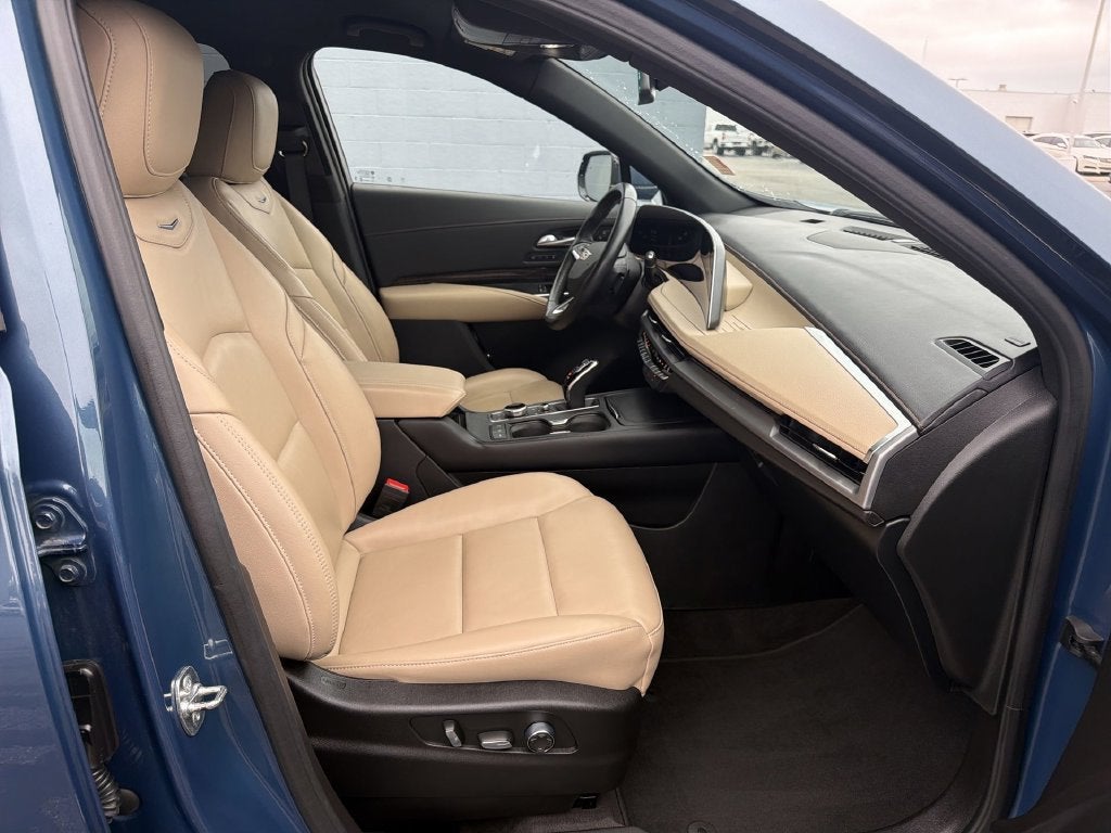 2025 Cadillac XT4 Premium Luxury