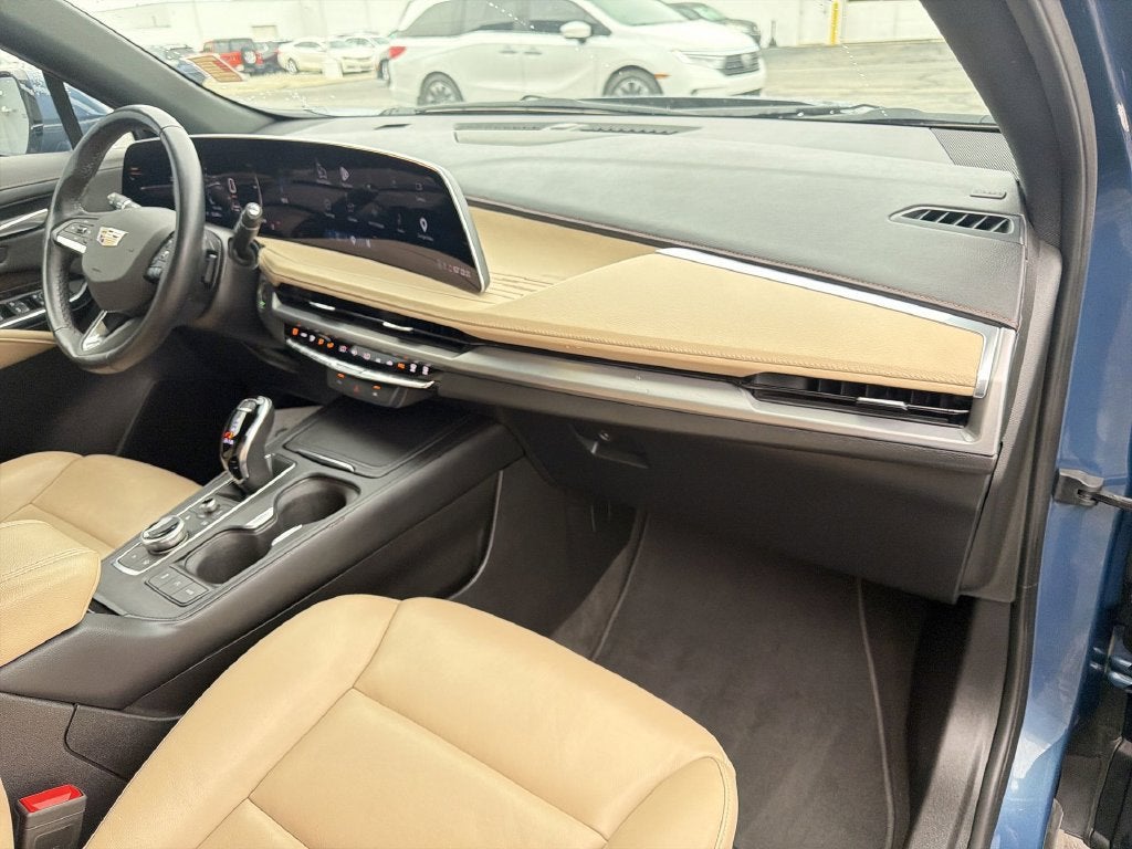 2025 Cadillac XT4 Premium Luxury