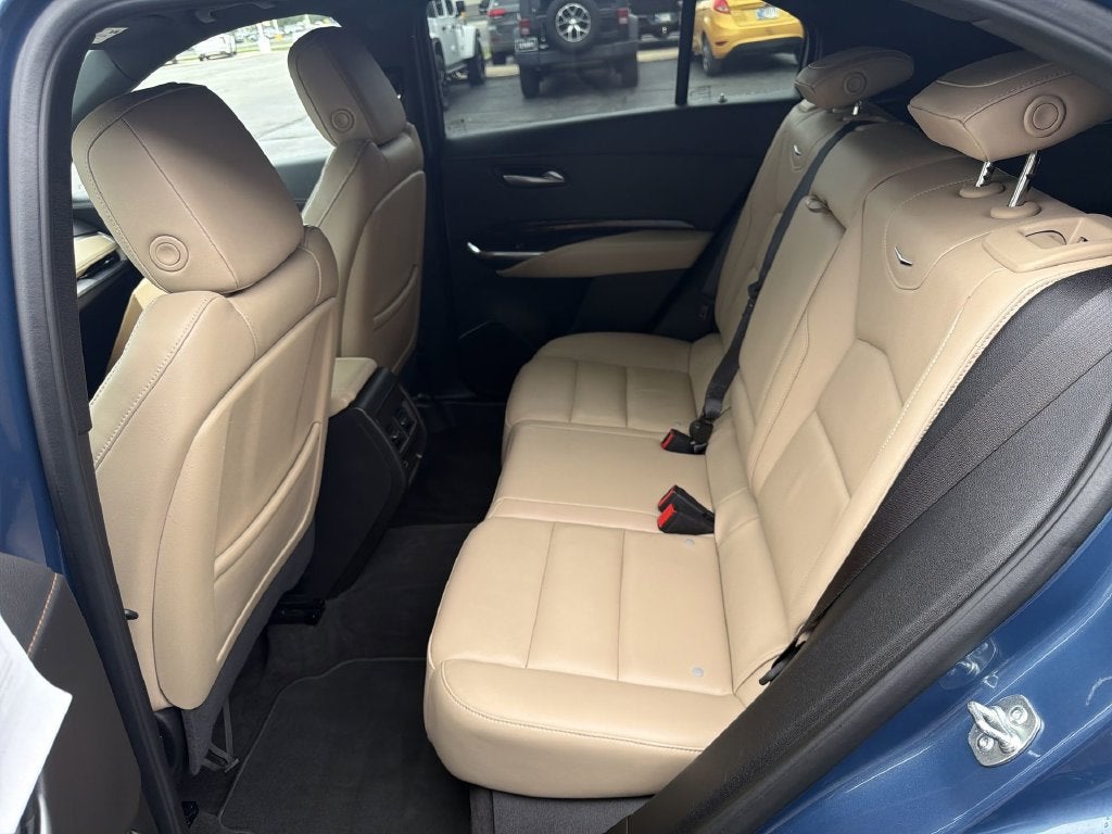 2025 Cadillac XT4 Premium Luxury