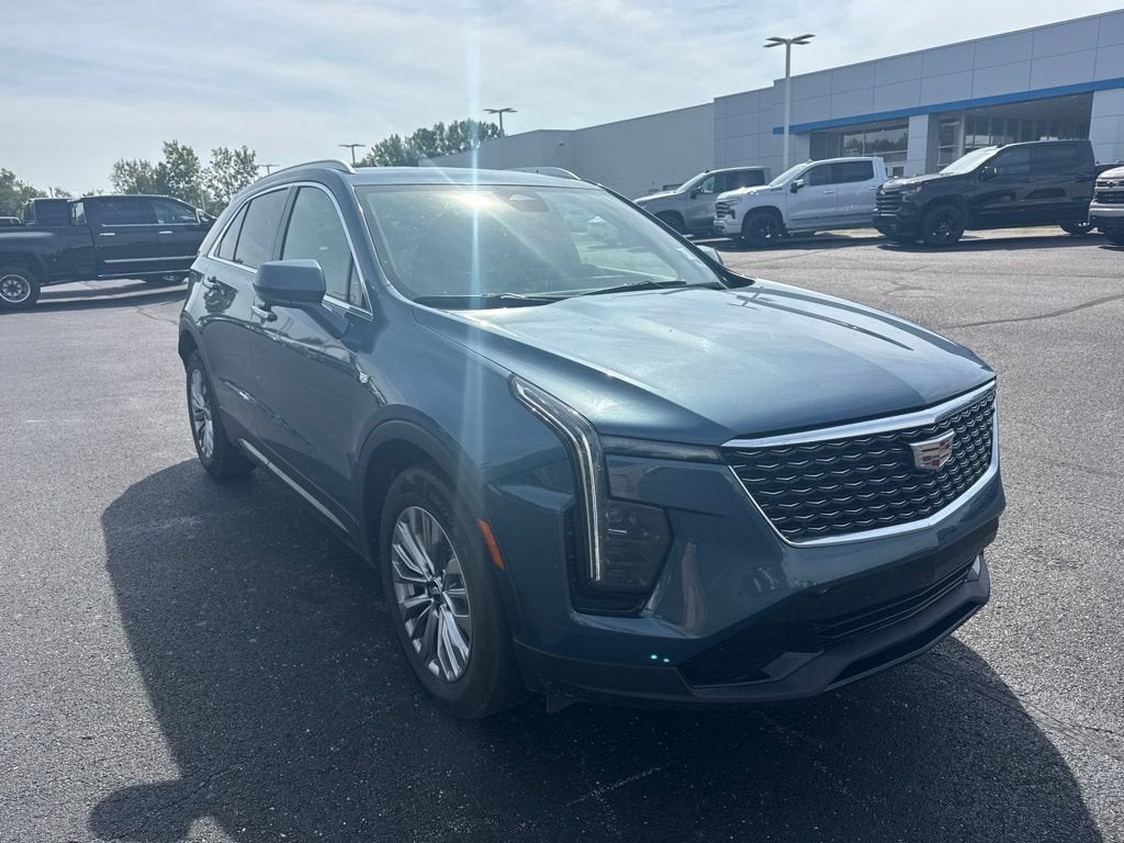 2025 Cadillac XT4 Premium Luxury
