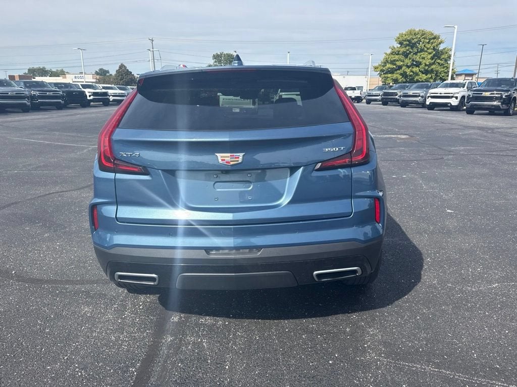 2025 Cadillac XT4 Premium Luxury