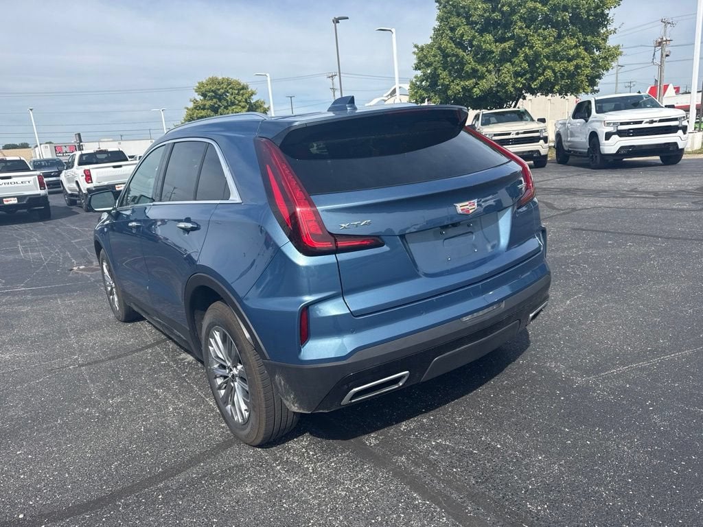 2025 Cadillac XT4 Premium Luxury