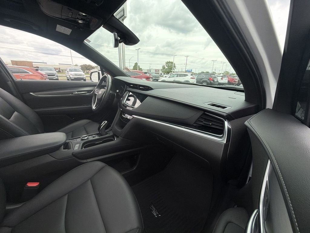 2023 Cadillac XT6 Luxury