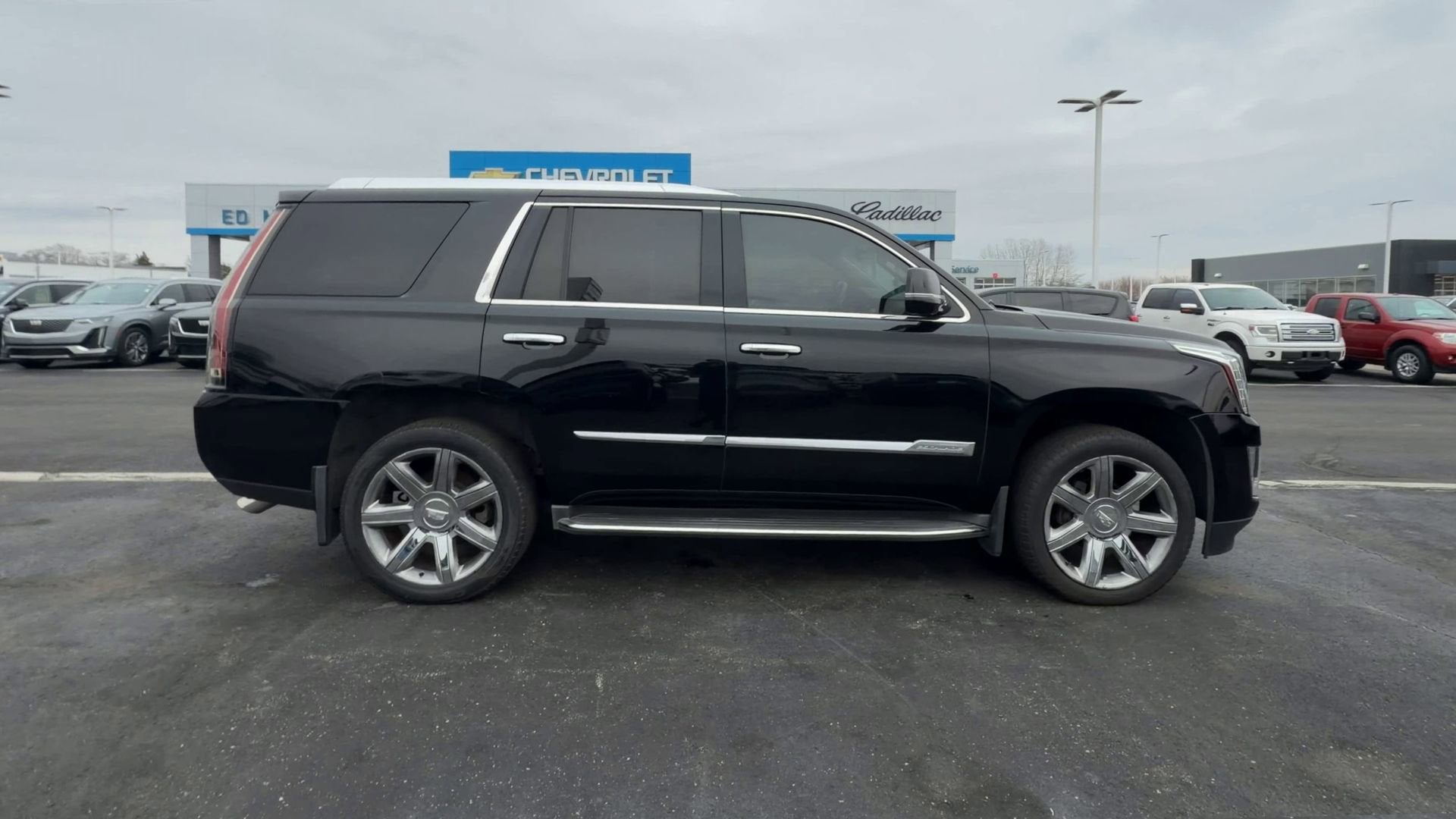 2016 Cadillac Escalade Luxury Collection