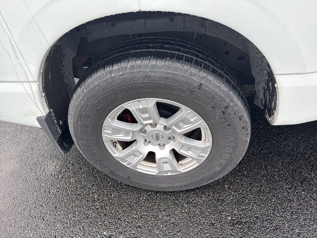 2017 Nissan TITAN SV