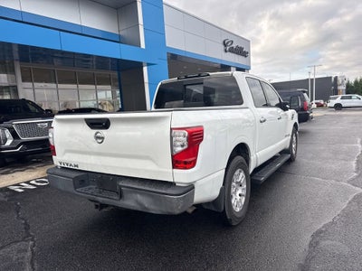 2017 Nissan TITAN SV