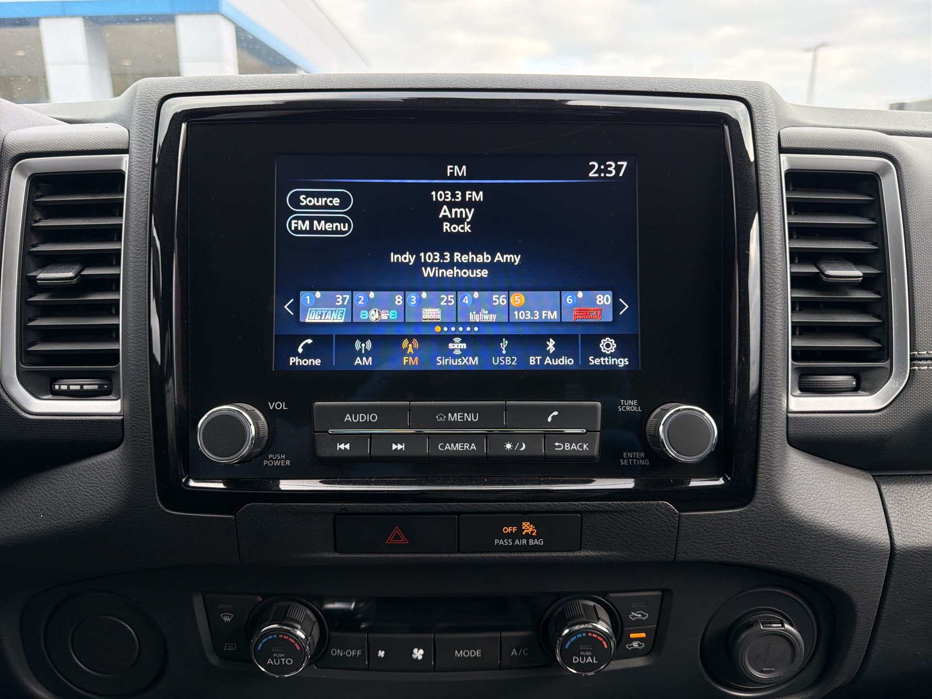 2022 Nissan Frontier SV