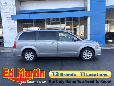 2016 Chrysler Town & Country Touring