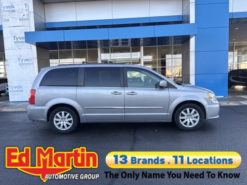 2016 Chrysler Town & Country Touring