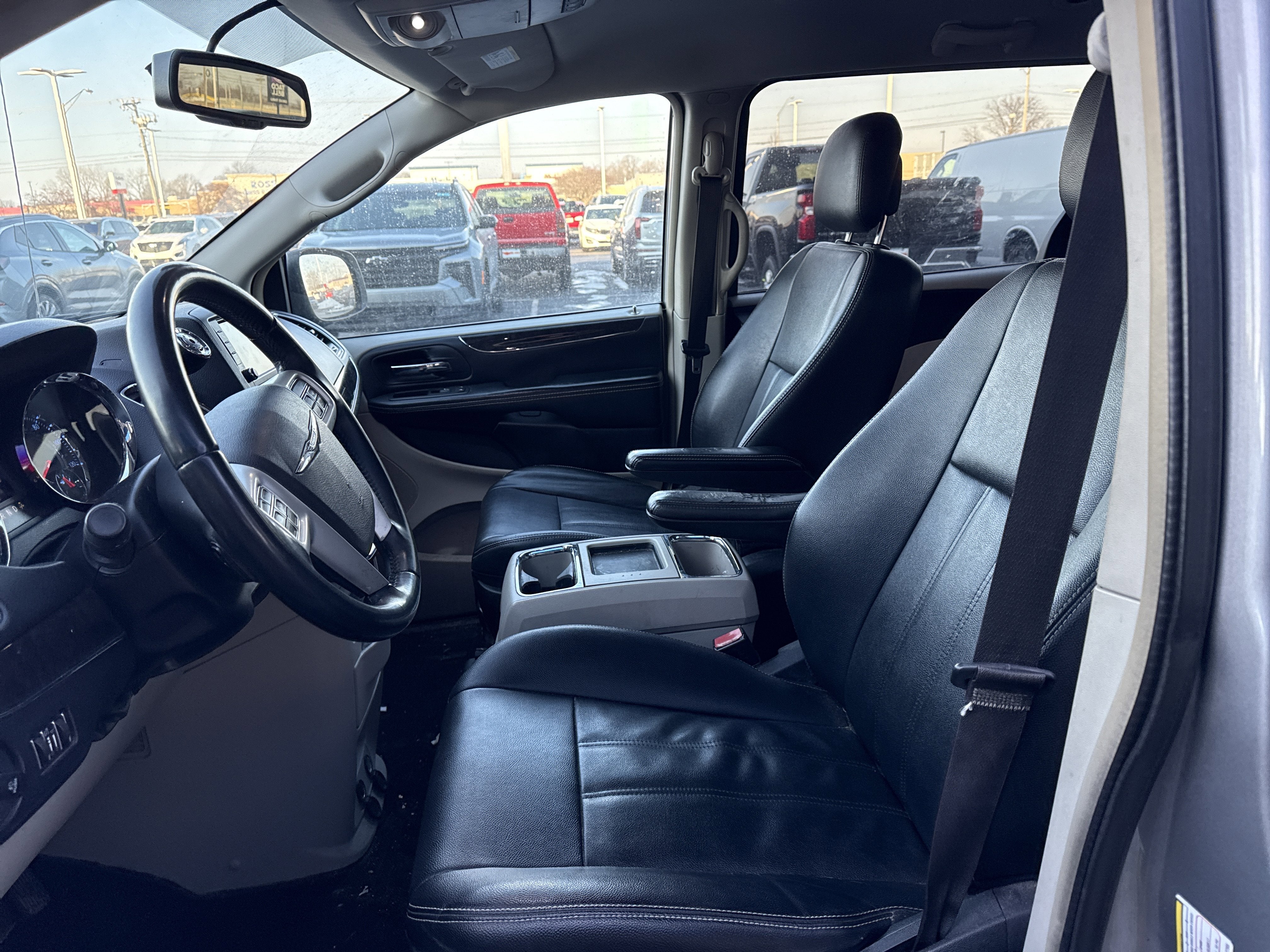 2016 Chrysler Town & Country Touring