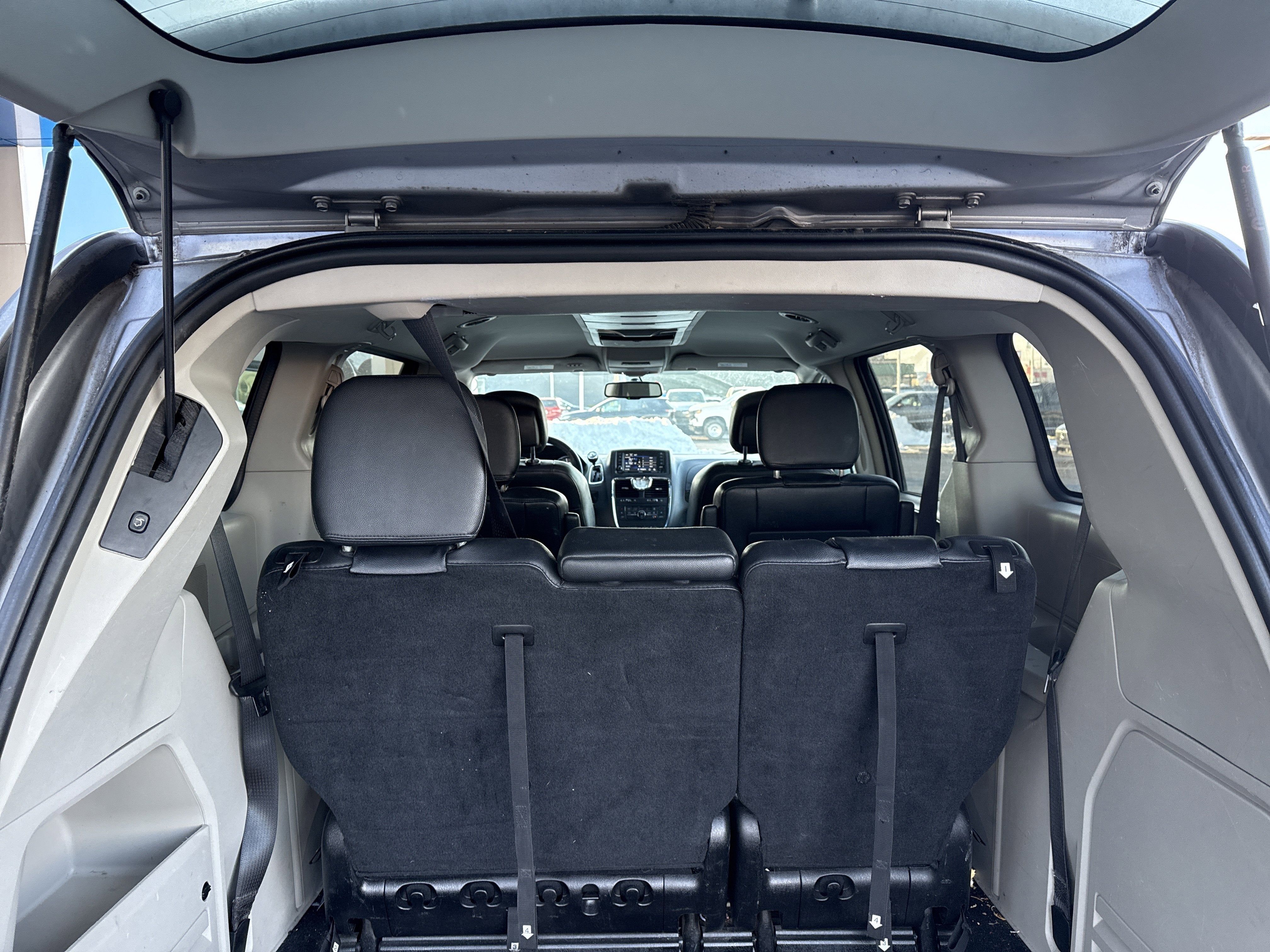 2016 Chrysler Town & Country Touring