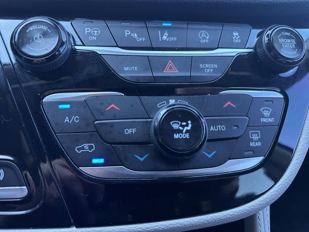 2022 Chrysler Pacifica Limited AWD