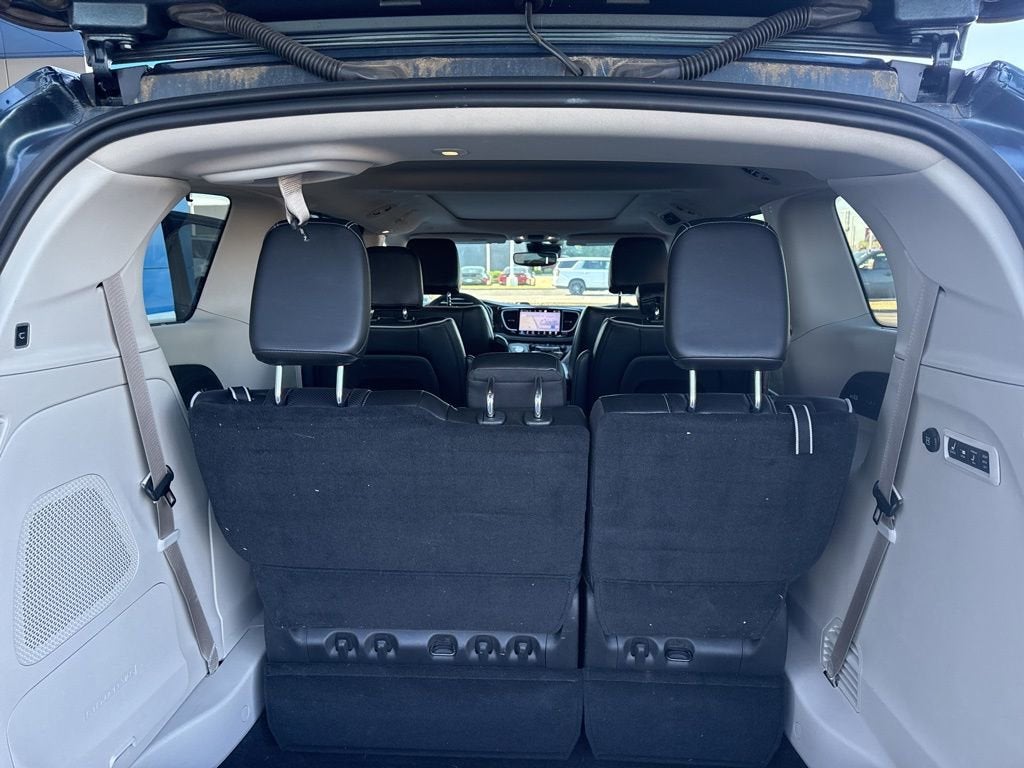 2022 Chrysler Pacifica Limited AWD