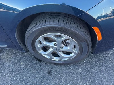 2022 Chrysler Pacifica Limited AWD