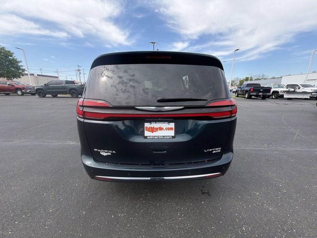2022 Chrysler Pacifica Limited AWD