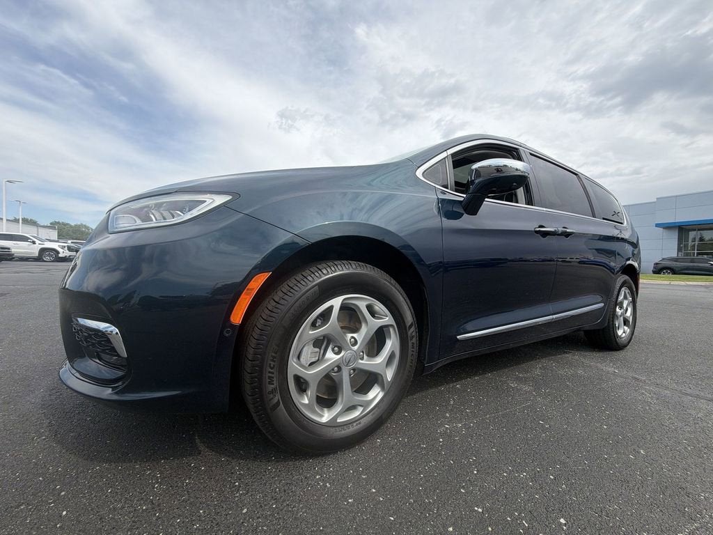 2022 Chrysler Pacifica Limited AWD