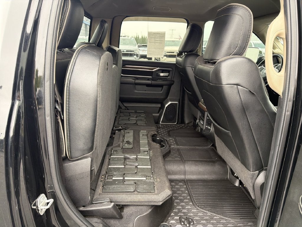 2022 RAM 2500 Laramie Crew Cab 4x4 6'4" Box
