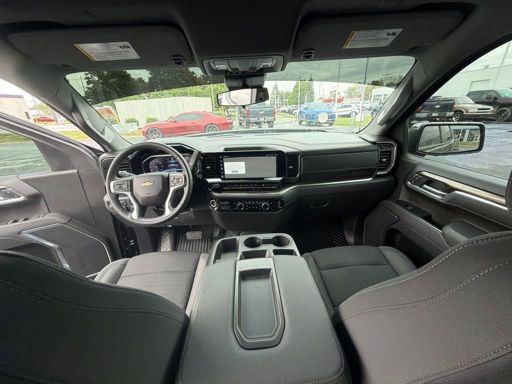 2025 Chevrolet Silverado 1500 LT (2FL)