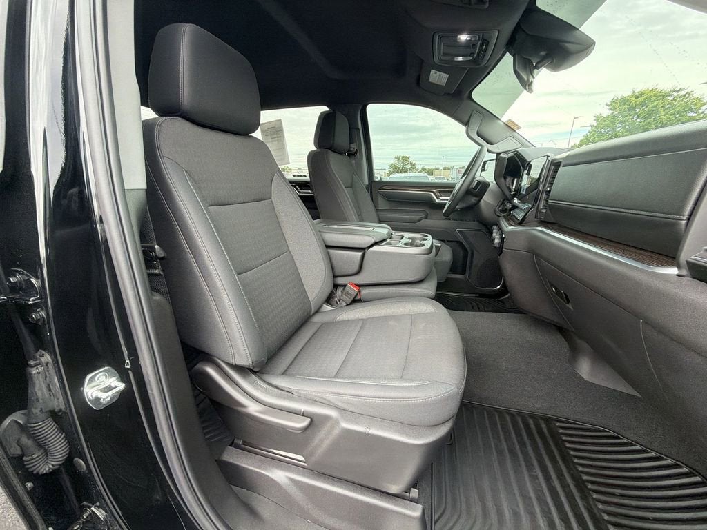 2025 Chevrolet Silverado 1500 LT (2FL)