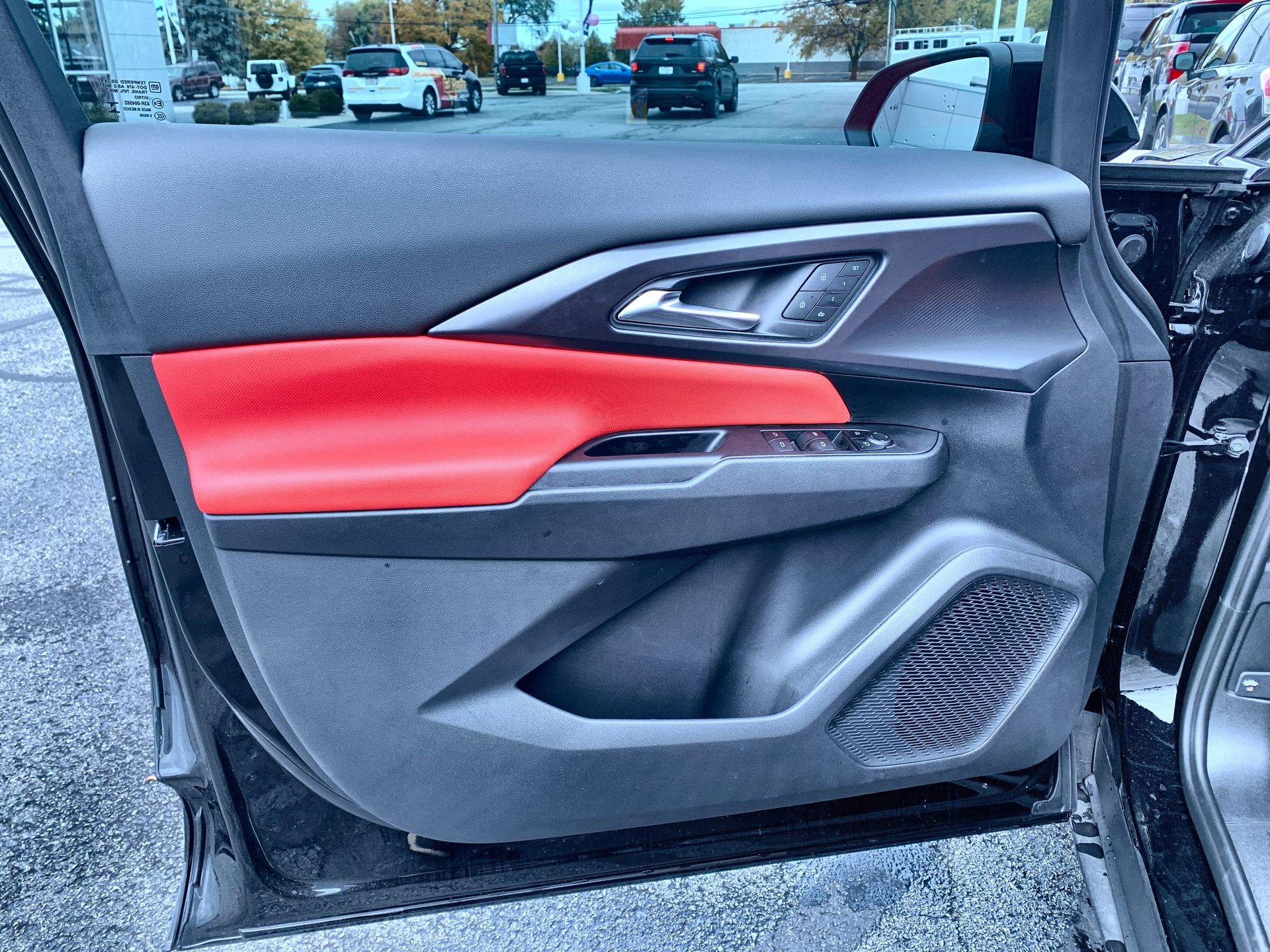 2025 Chevrolet Equinox EV RS - Photo 114