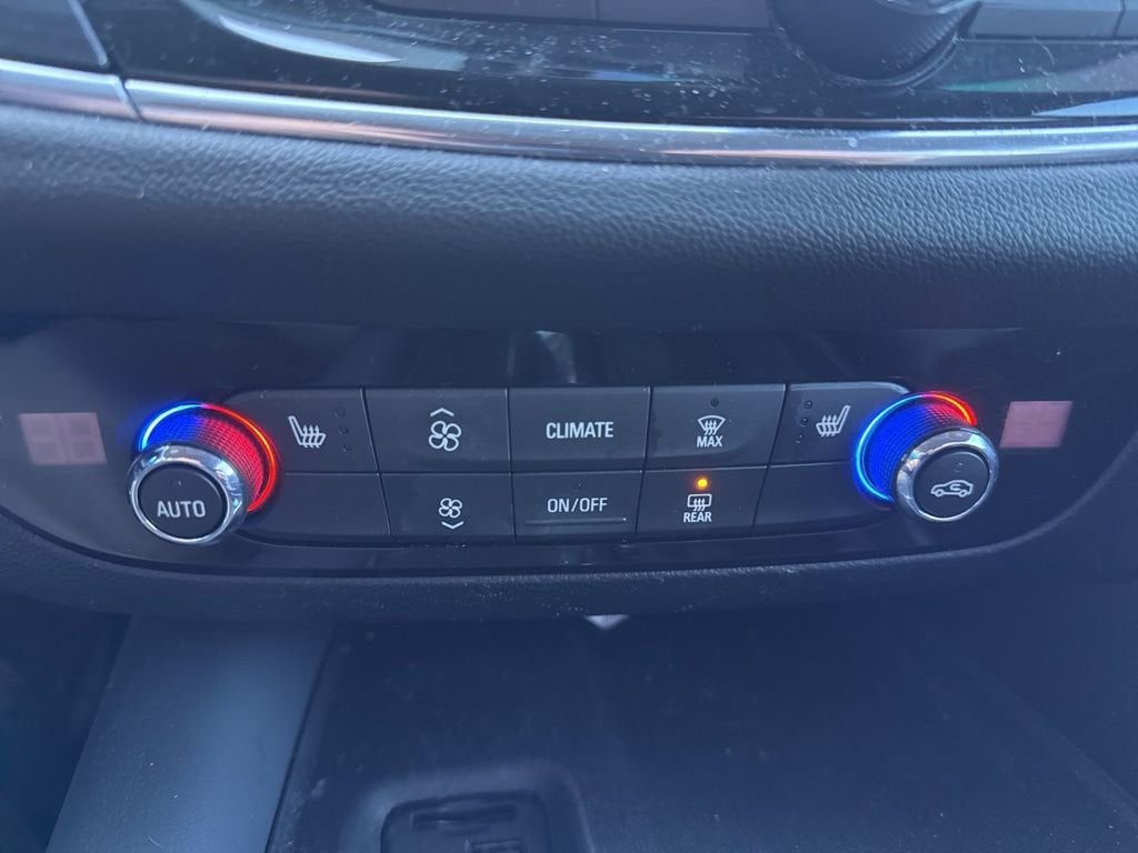 2020 Buick Enclave Essence