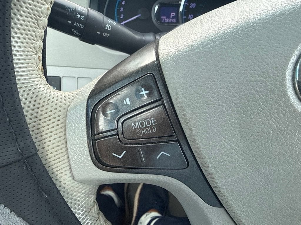 2014 Toyota Sienna XLE V6 8 Passenger