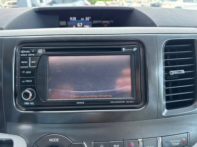 2014 Toyota Sienna XLE V6 8 Passenger