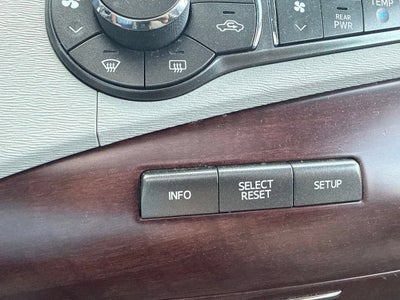 2014 Toyota Sienna XLE V6 8 Passenger
