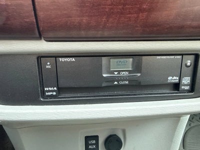 2014 Toyota Sienna XLE V6 8 Passenger