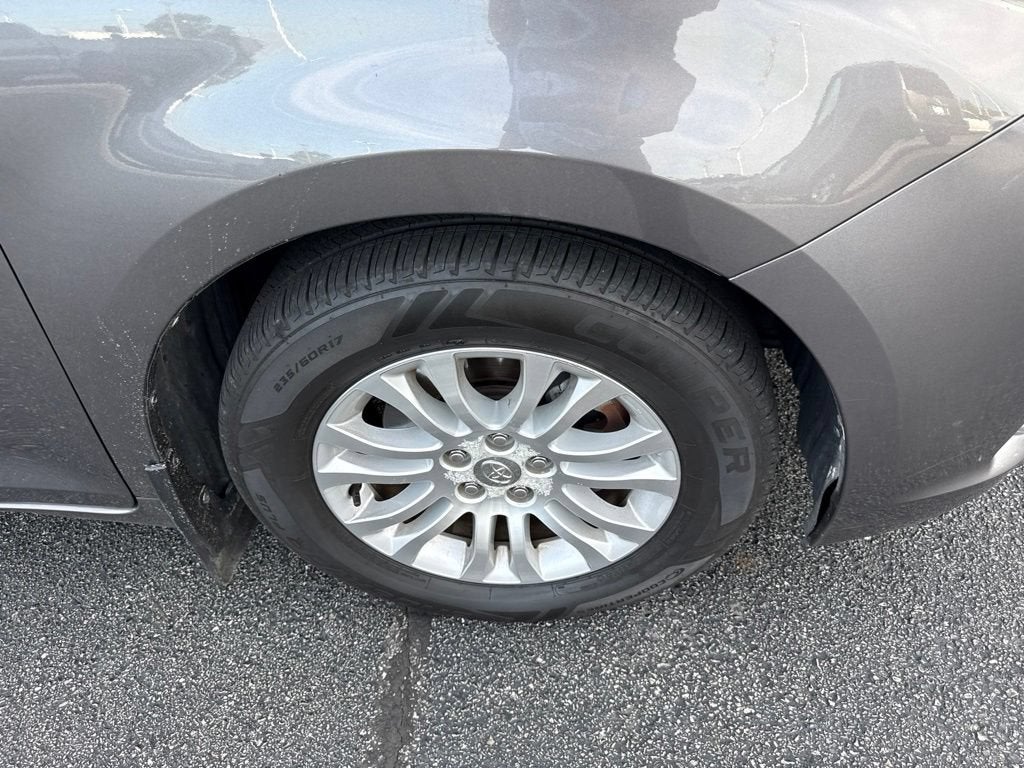 2014 Toyota Sienna XLE V6 8 Passenger